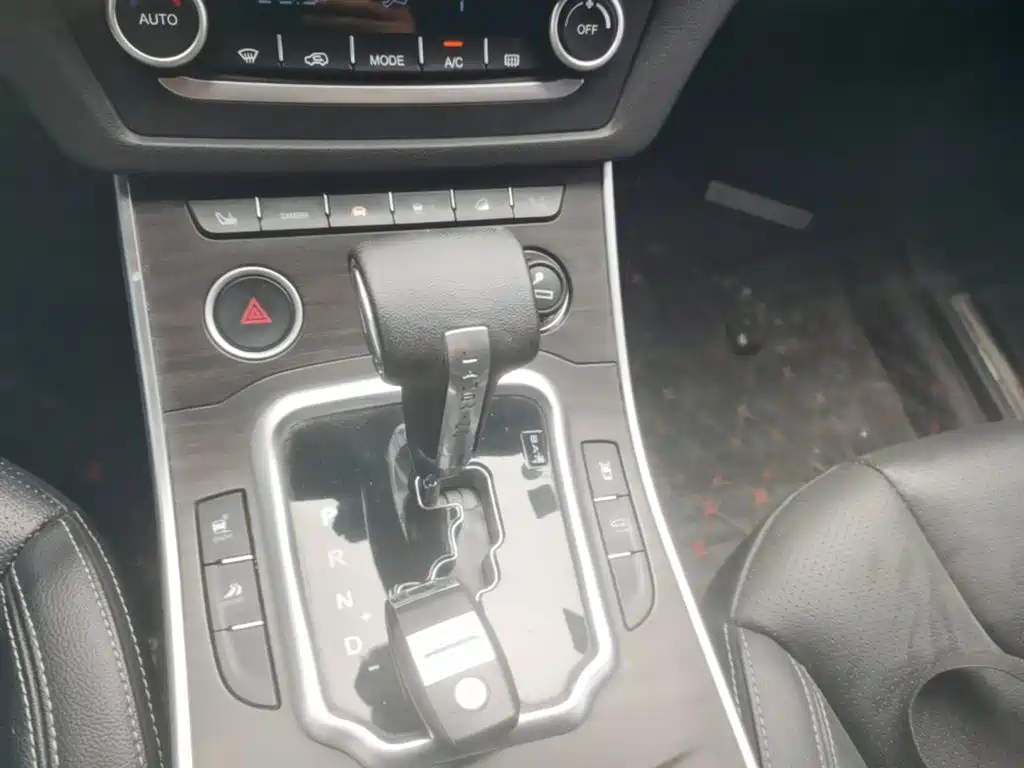 Landwind X7 2017 2015 2.0T Panoramic Flagship Edition