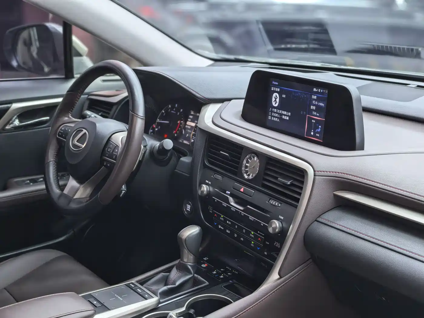 Lexus RX 2020 Facelift 300 AWD Elegance Edition фото 24