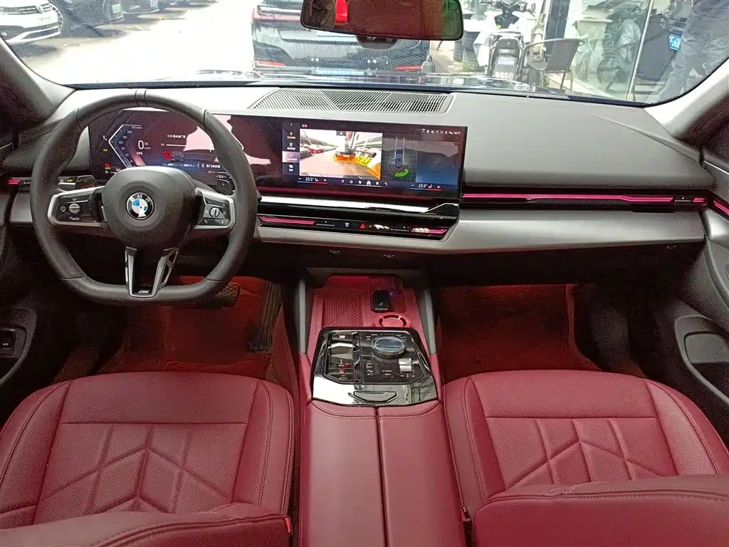 BMW 5 Series 2024 525Li M Sport Package фото 10