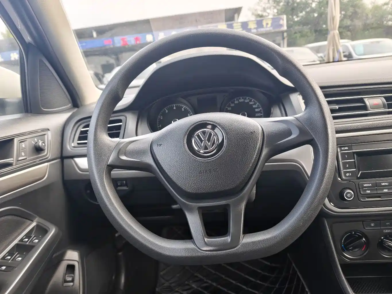 Фото 7 - Volkswagen Lavida