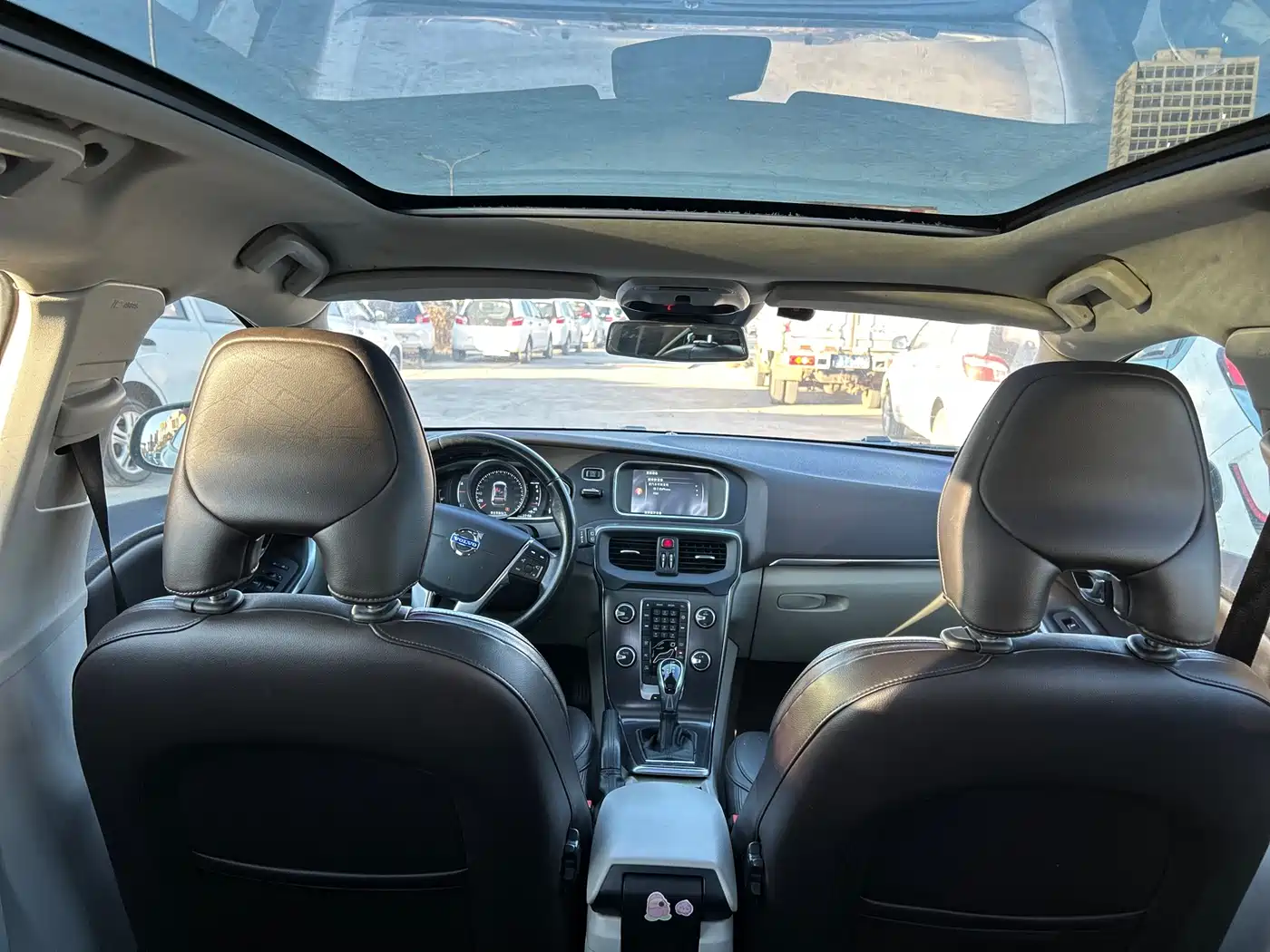Фото 36 - Volvo V40