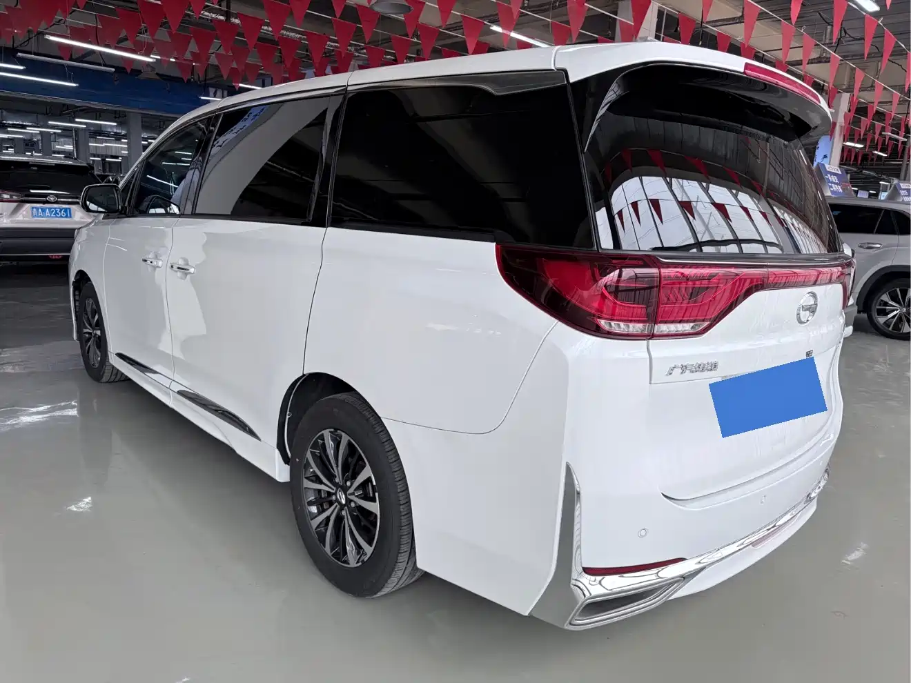 GAC Trumpchi Trumpchi M8 2023 Leading Series 390T Premium Edition фото 16