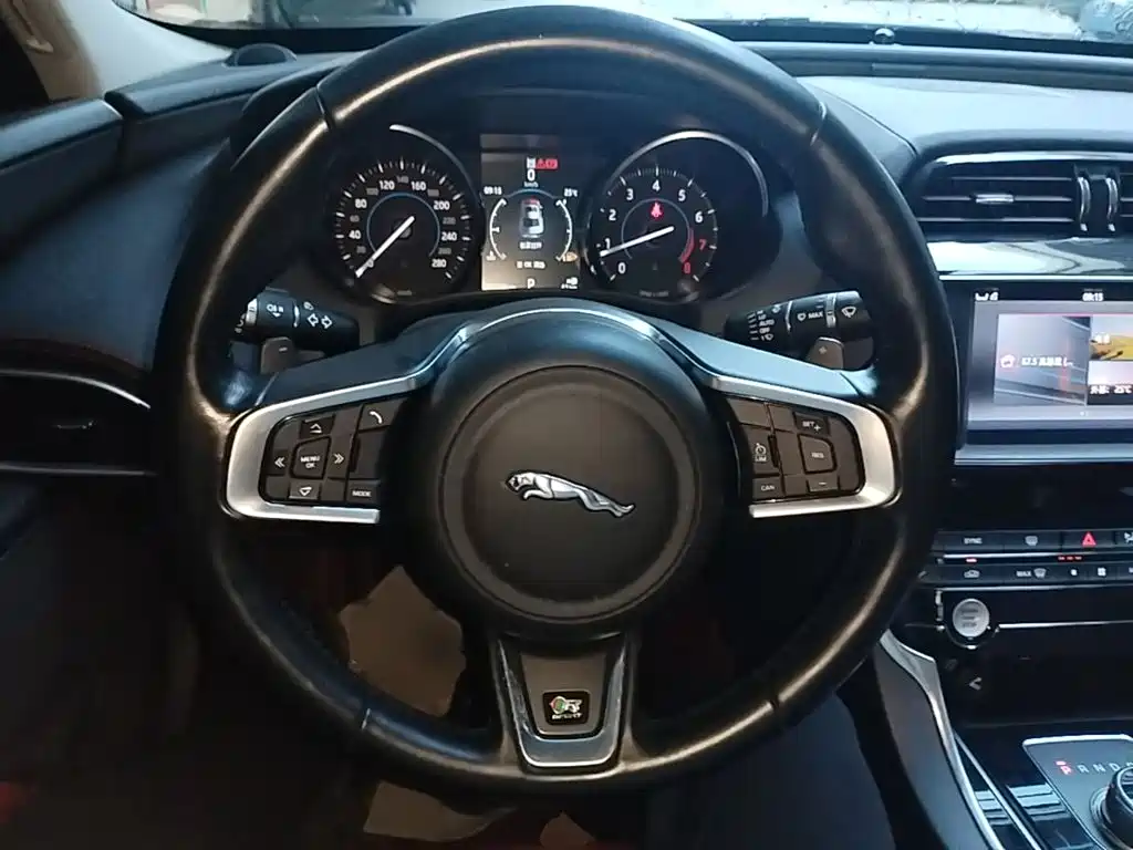 Jaguar XE 2017 2015 2.0T 200PS R-Sport