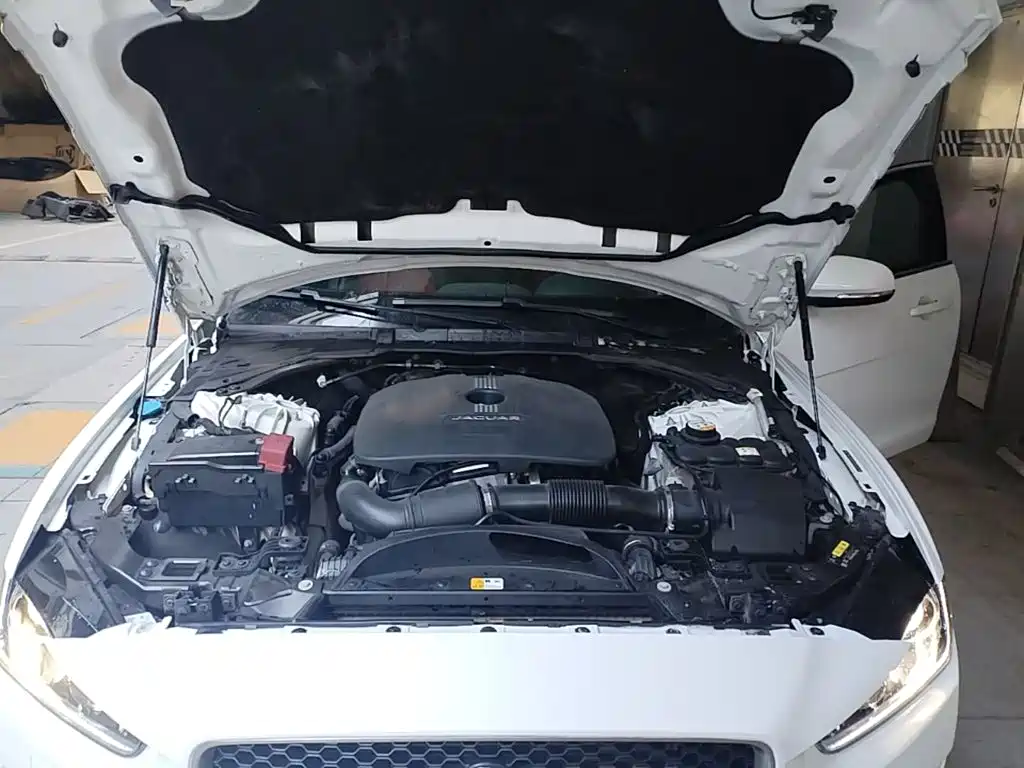Jaguar XE 2017 2015 2.0T 200PS R-Sport