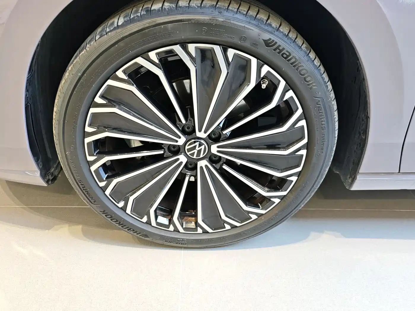 Volkswagen Passat 2025 Pro 380TSI Dragon Prestige Edition фото 9