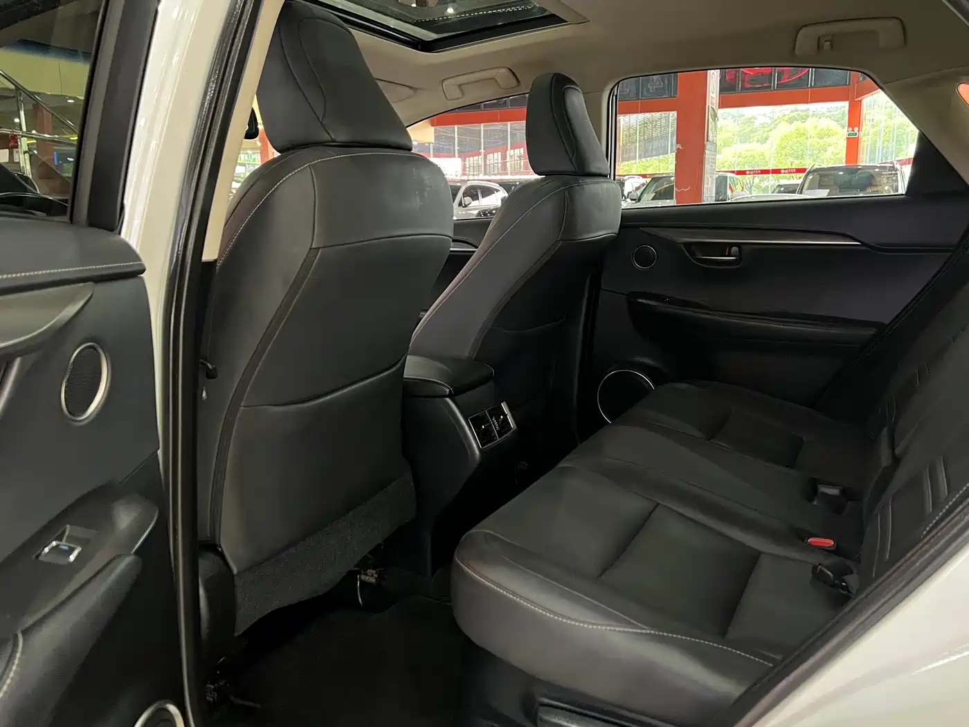 Lexus NX 2017 300 AWD Sharp Style Edition фото 8