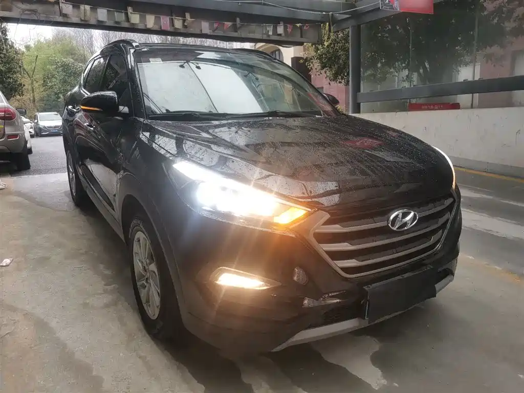 Hyundai Tucson 2018 1.6T DCT 2WD 15th Anniversary Special Edition фото 4