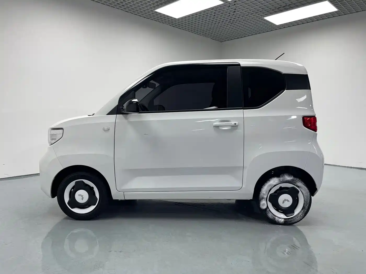Photo 4 - Wuling Motors Hongguang MINIEV