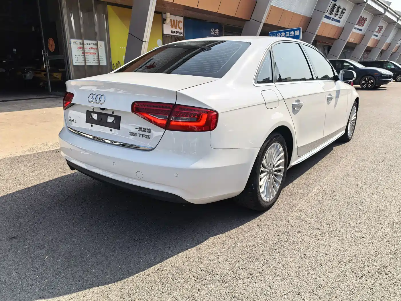 Фото 7 - Audi A4L