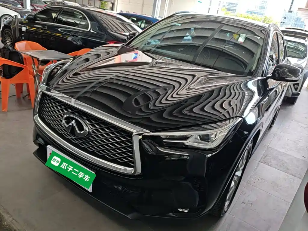 Photo 2 - Infiniti QX50