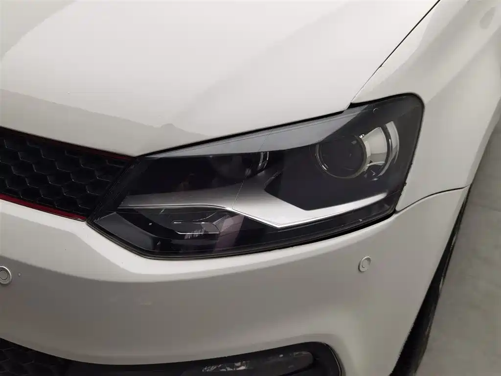 Volkswagen Polo 2012 1.4TSI GTI фото 7