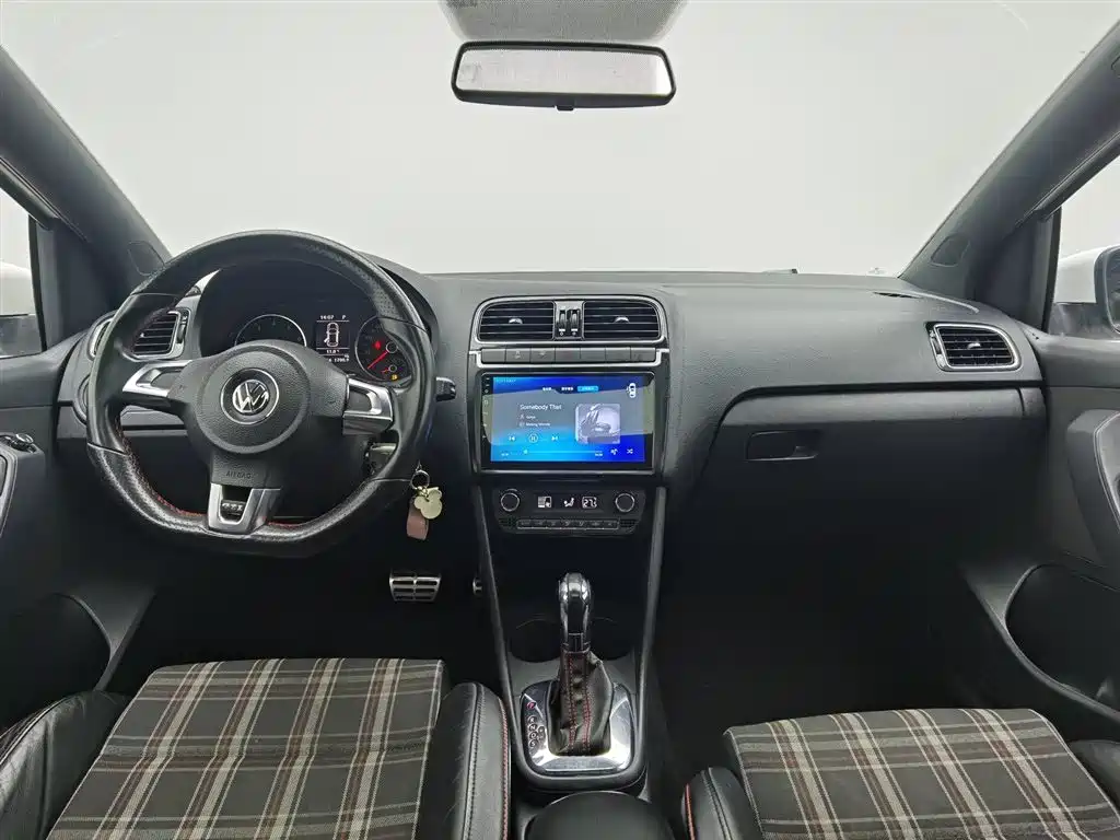 Volkswagen Polo 2012 1.4TSI GTI фото 5
