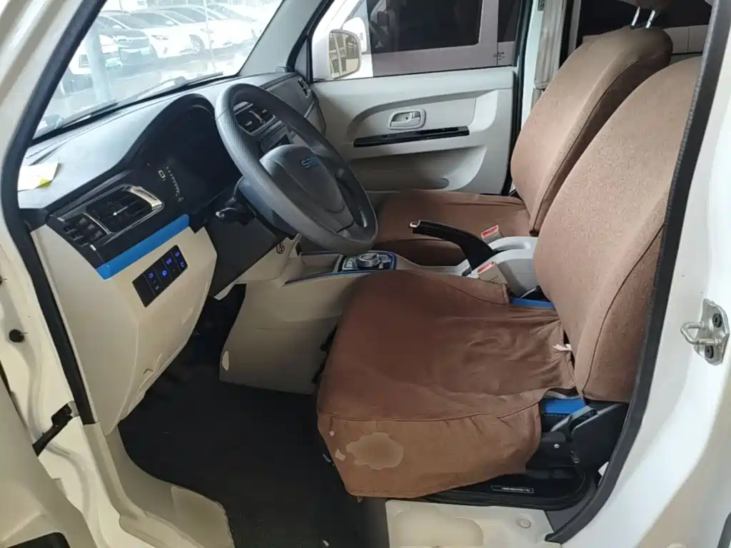 SRM Xinyuan Good Luck 2024 2023 Standard Passenger Vehicle