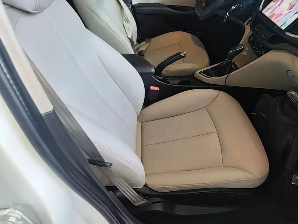 Фото 25 - Buick Excelle