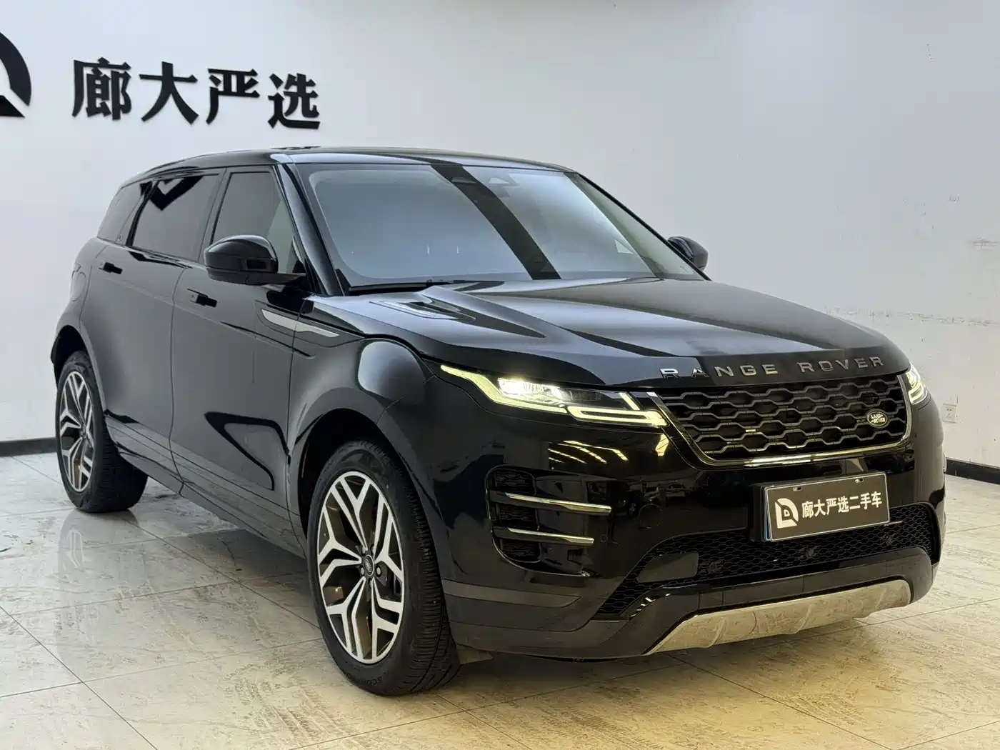 Land Rover Range Rover Evoque 2023 Range Rover Evoque L 249PS Luxury Edition фото 14