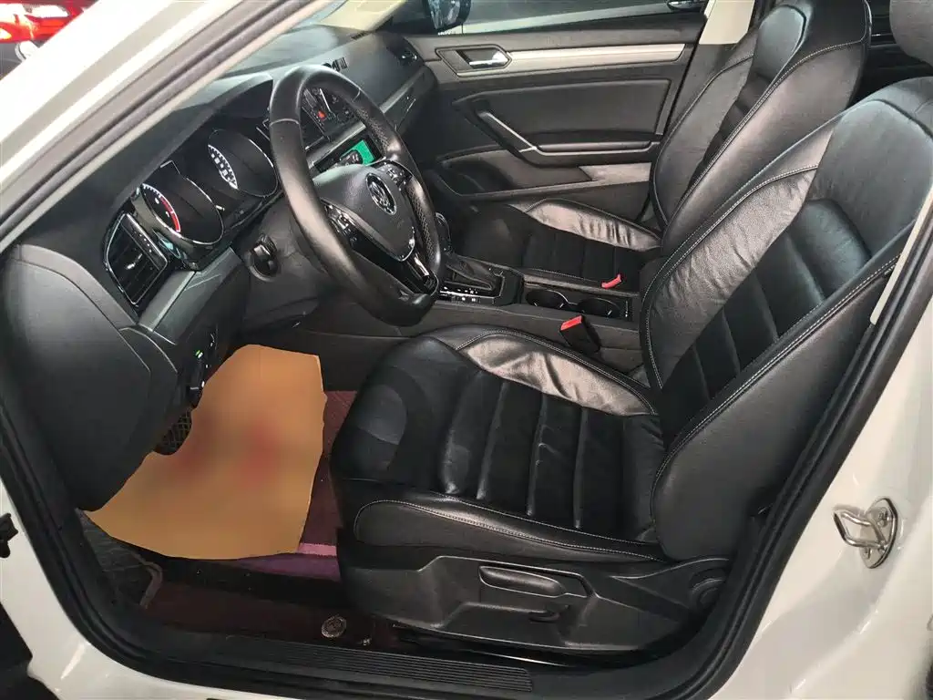 Volkswagen Lamando 2015 280TSI DSG Comfort фото 15
