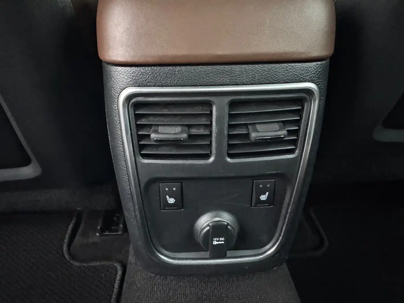 Chrysler 300C (Import) 2014 3.0L Excellence Edition фото 15