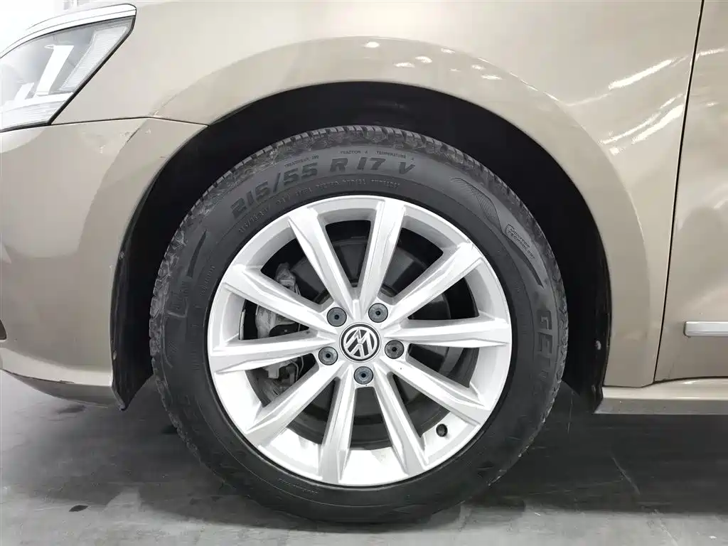 Volkswagen Passat 2017 330TSI DSG Prestige фото 17