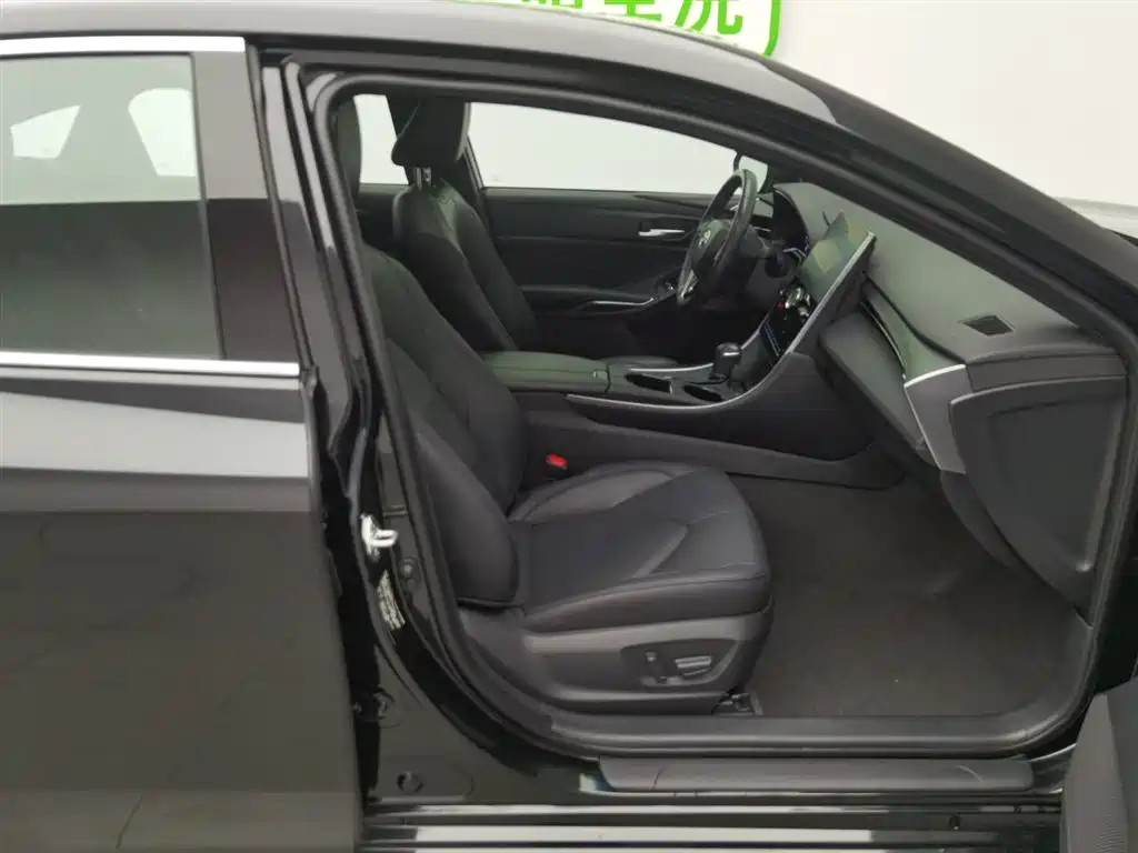 Toyota Avalon 2023 Hybrid 2.5L Luxury Edition фото 23