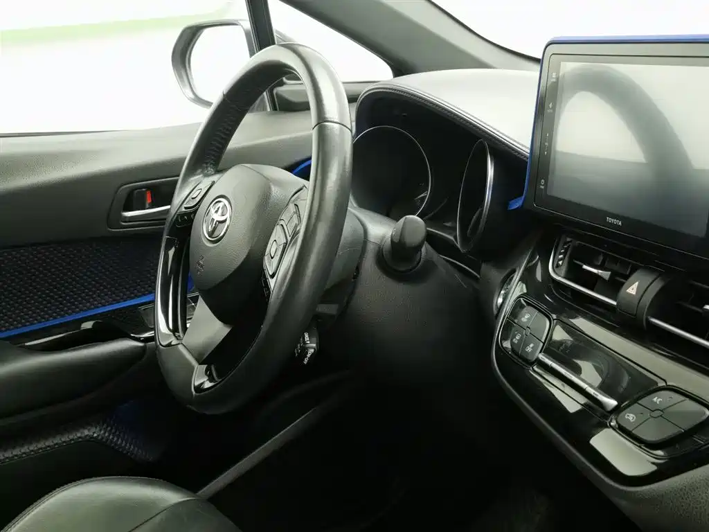 Toyota IZOA 2020 2.0L Yi Chi Edition фото 22