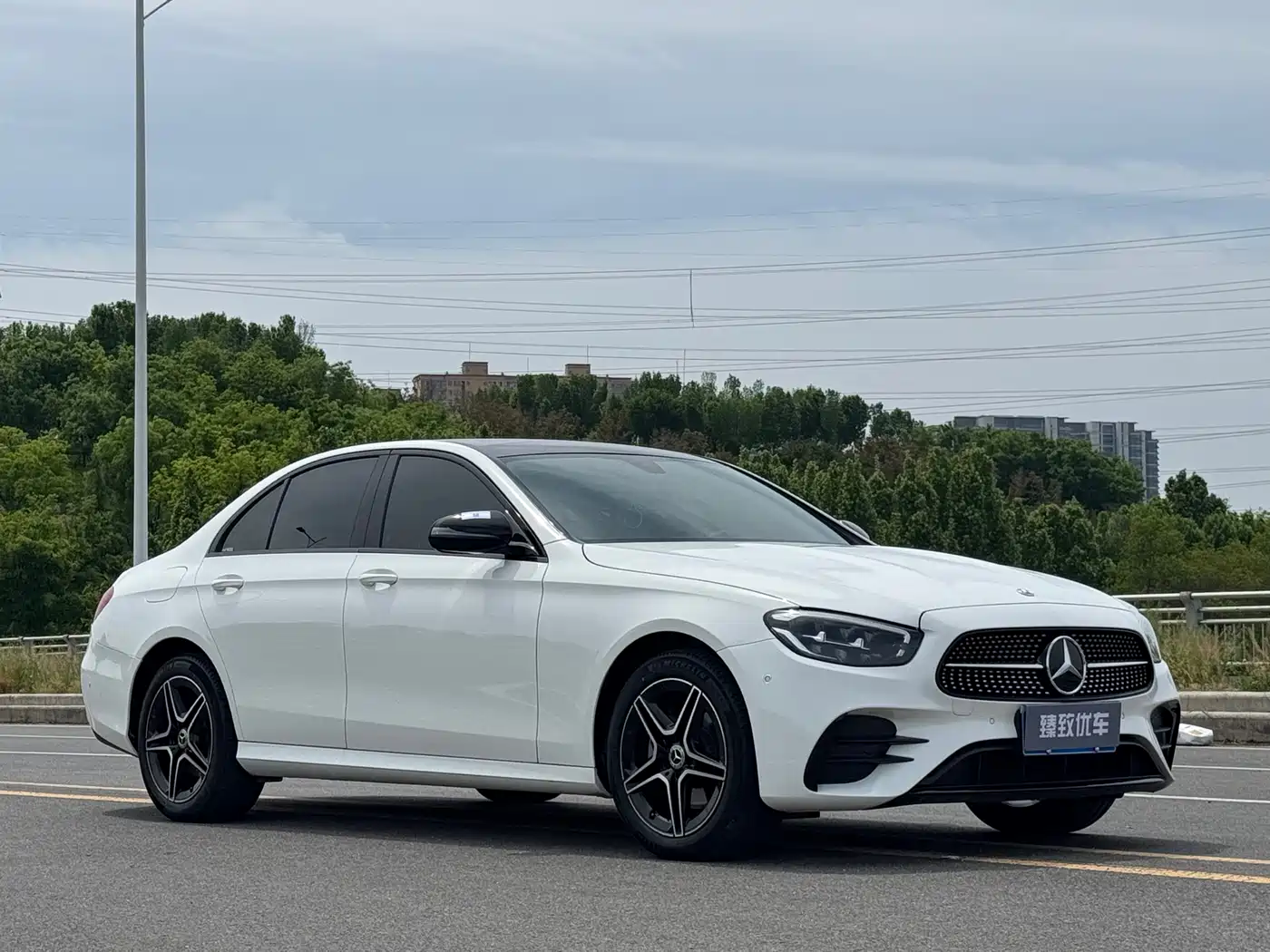 MERCEDES-BENZ E-CLASS (IMPORTED)