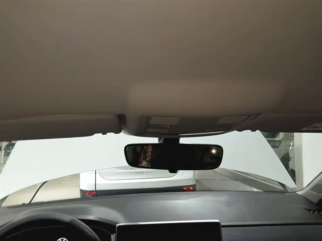 Volkswagen Lavida 2024 Model 1.5L Automatic Delight Edition фото 9
