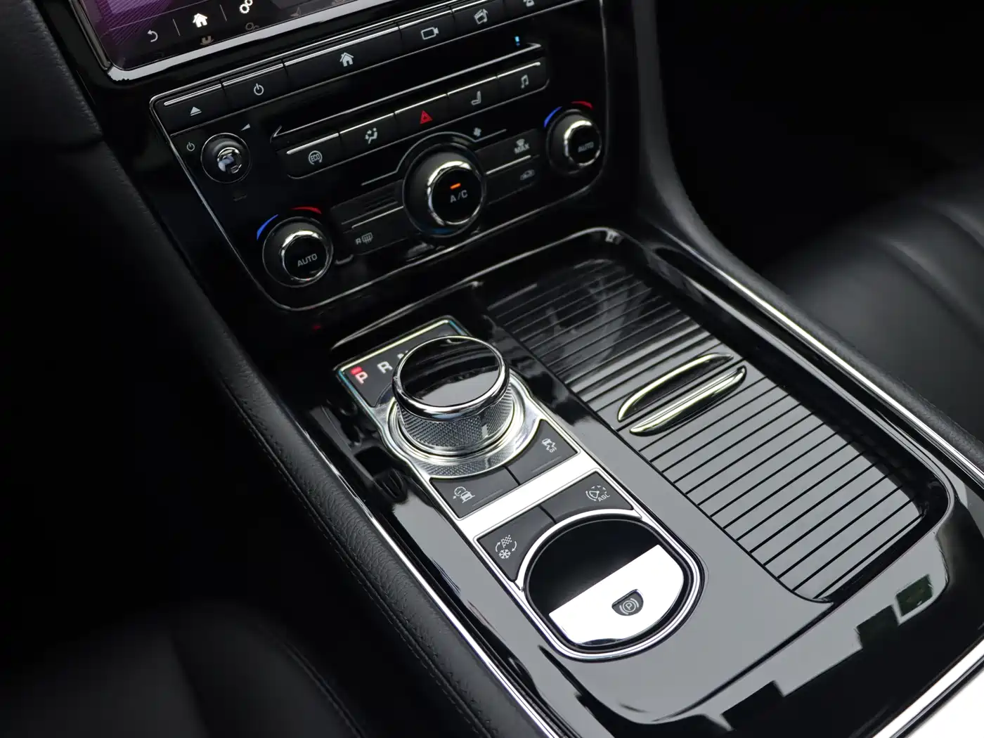 Jaguar XJ 2019 2018 XJL 3.0 SC 2WD Elegant Business Edition