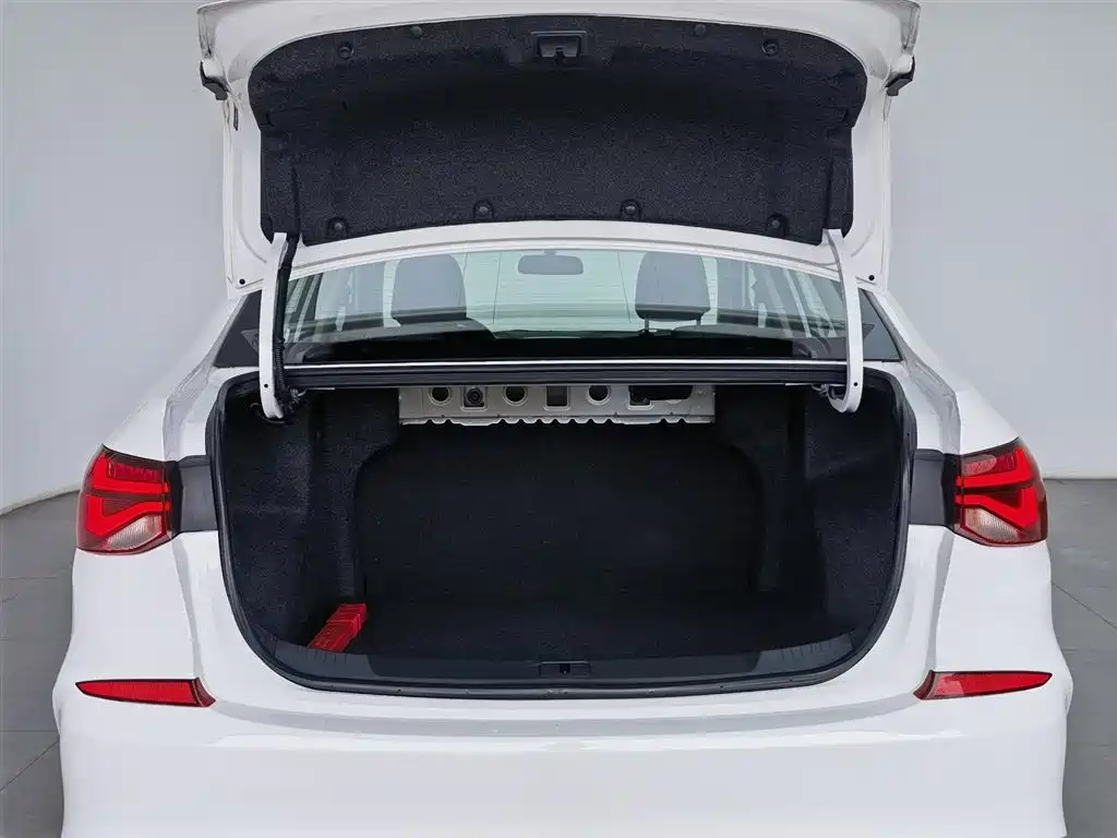 Chevrolet Monza 2020 Mild Hybrid Redline 320T Dual-Clutch Joy Edition фото 16