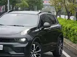 Photo 2 - Lynk & Co 01