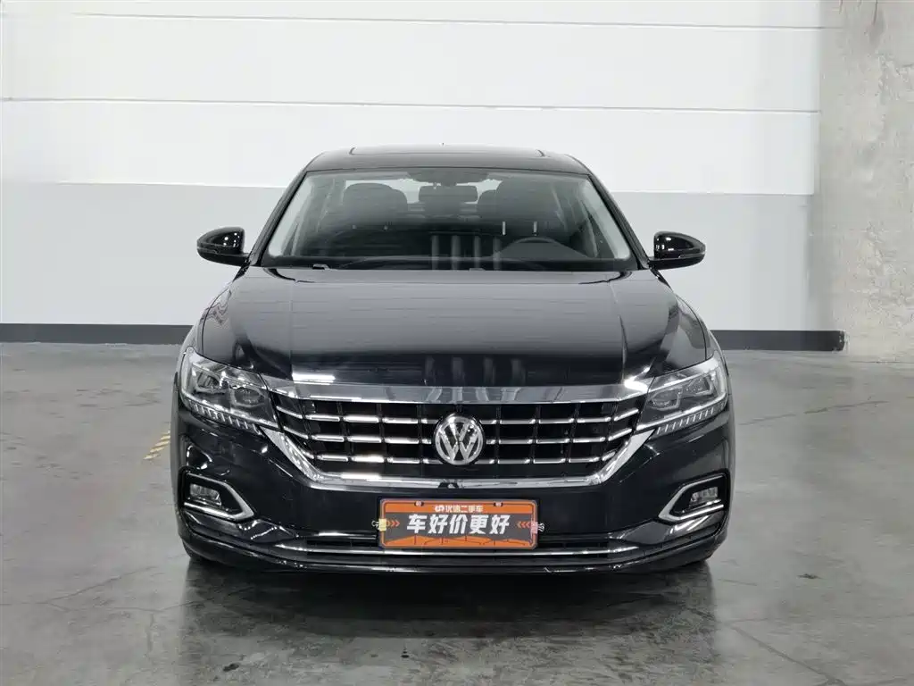 Volkswagen Passat 2020 330TSI Luxury Edition China VI фото 3