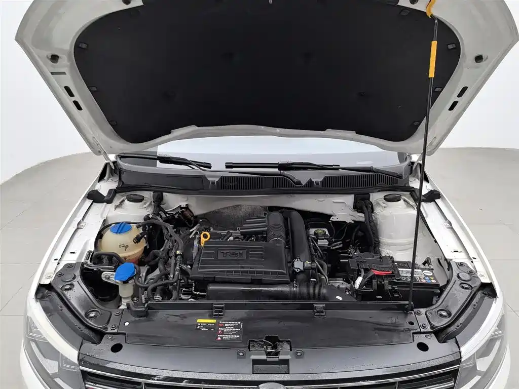 Volkswagen Lavida 2015 230TSI DSG Comfort Edition фото 6