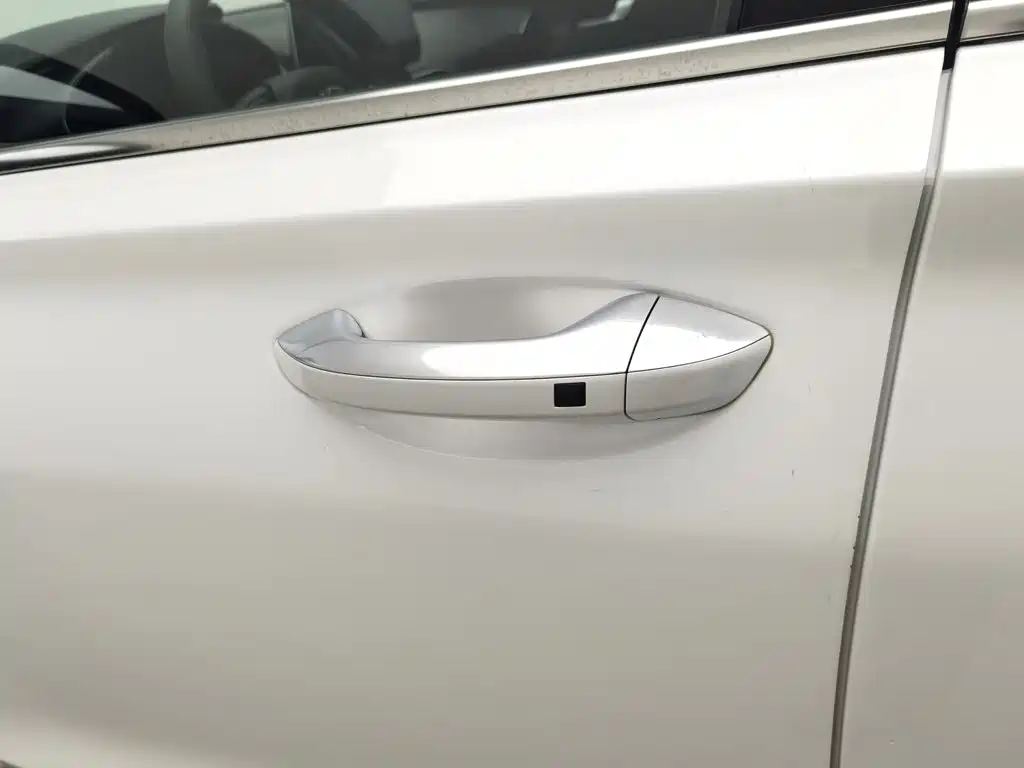 Photo 18 - Hyundai Santa Fe
