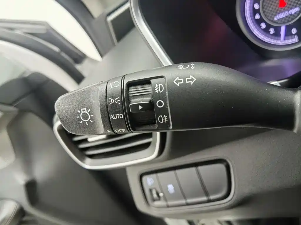Photo 21 - Hyundai Santa Fe