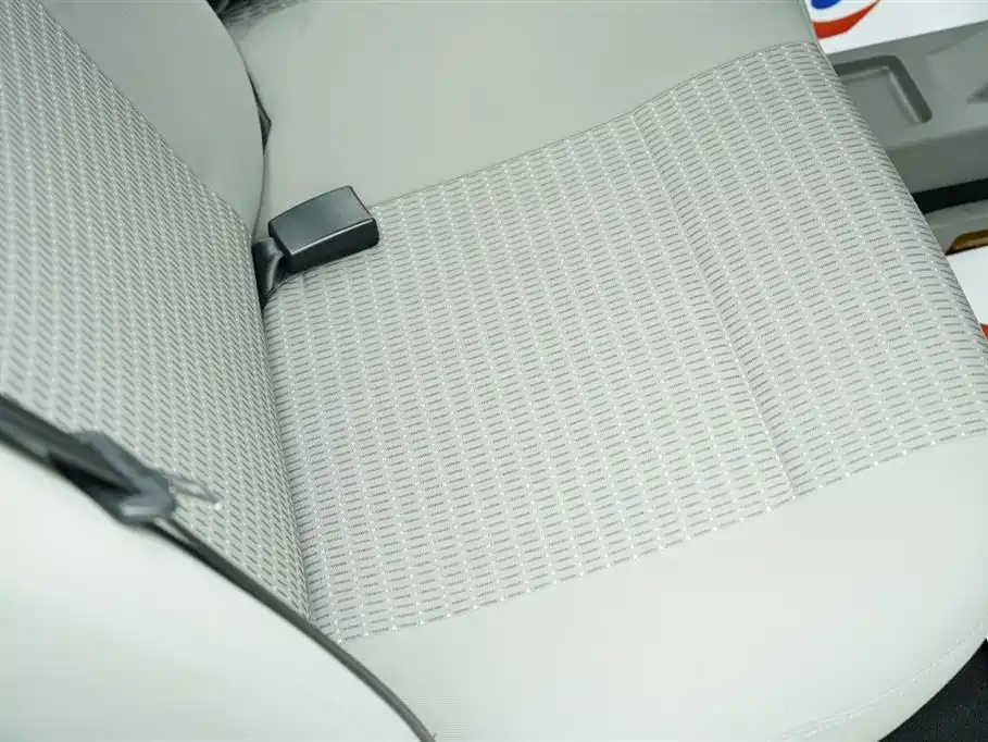Volkswagen Jetta 2010 1.6L Partner фото 18