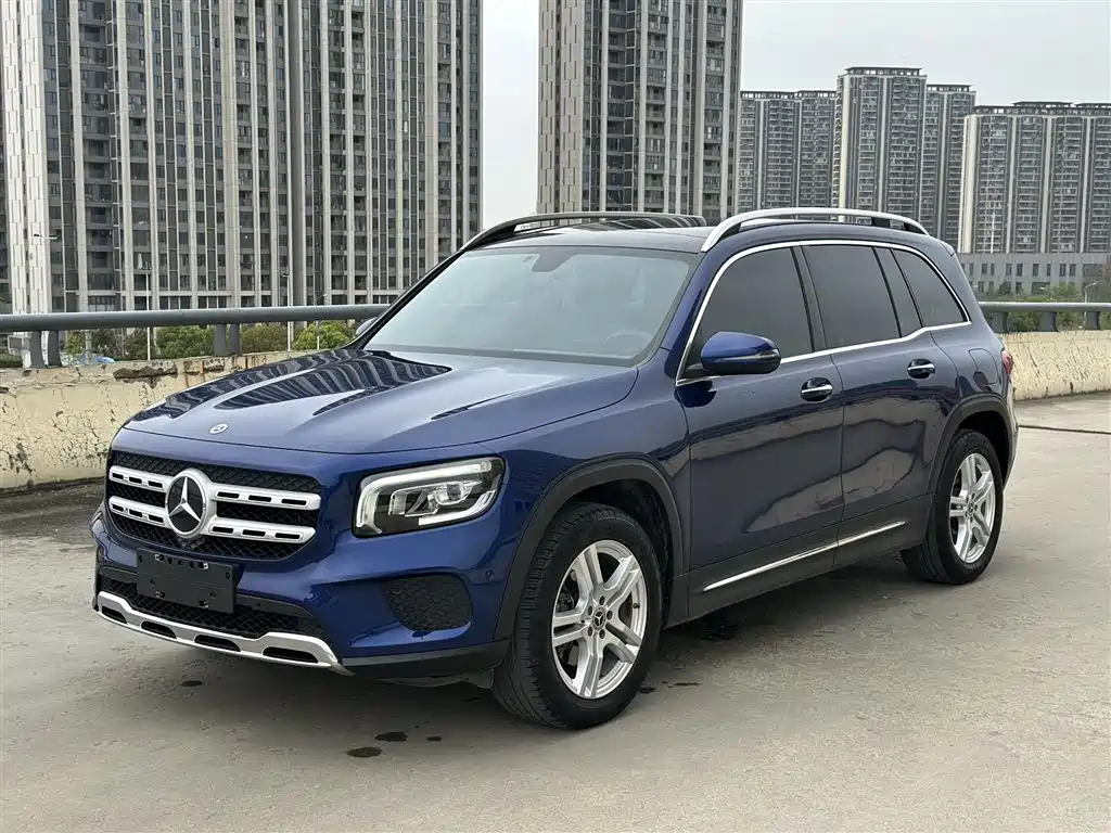 MERCEDES-BENZ GLB