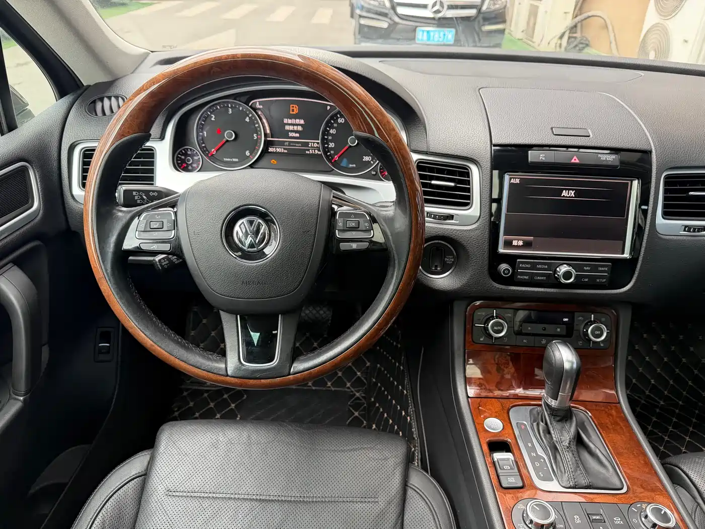 Volkswagen Touareg 2011 3.0TDI Diesel Premium фото 10