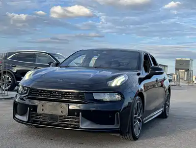 Lynk & Co 03