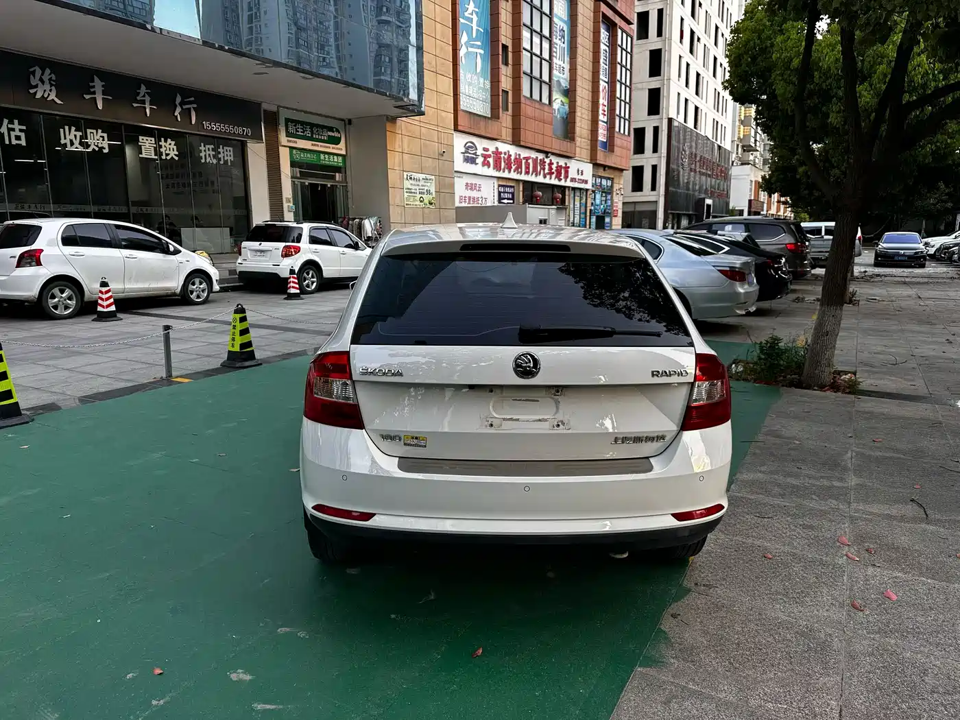 Škoda Skoda Rapid Spaceback 2016 Facelift 1.6L Automatic Innovation Edition фото 8