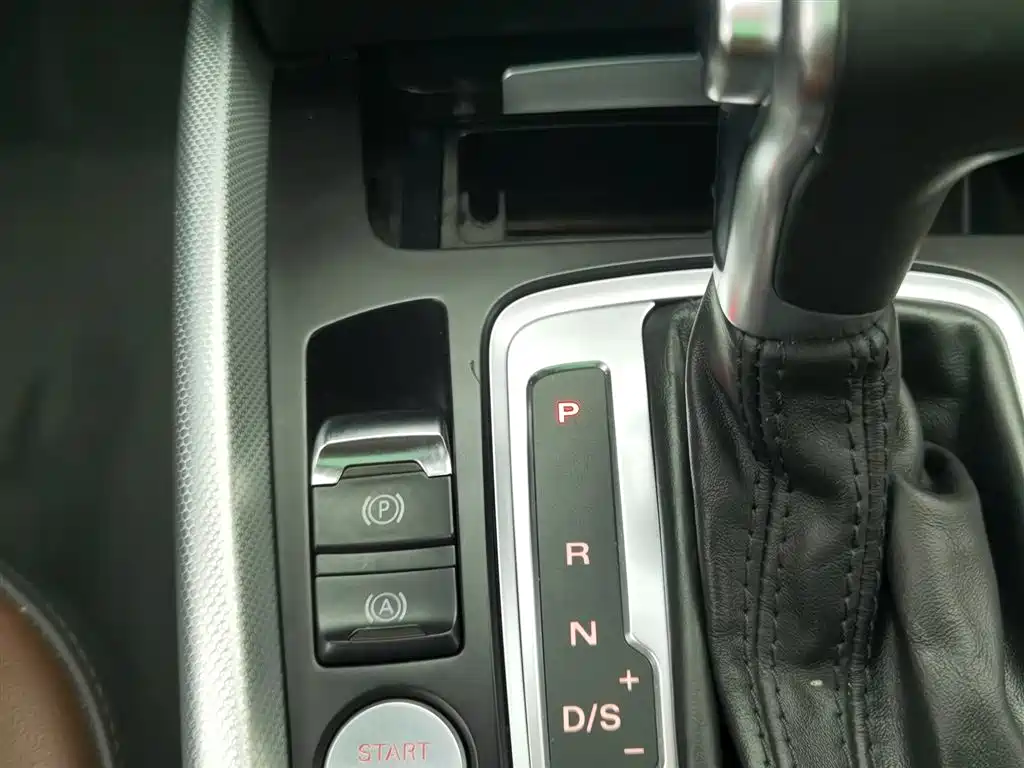 Audi Q5 2018 Collector's Edition 40 TFSI Technology фото 13