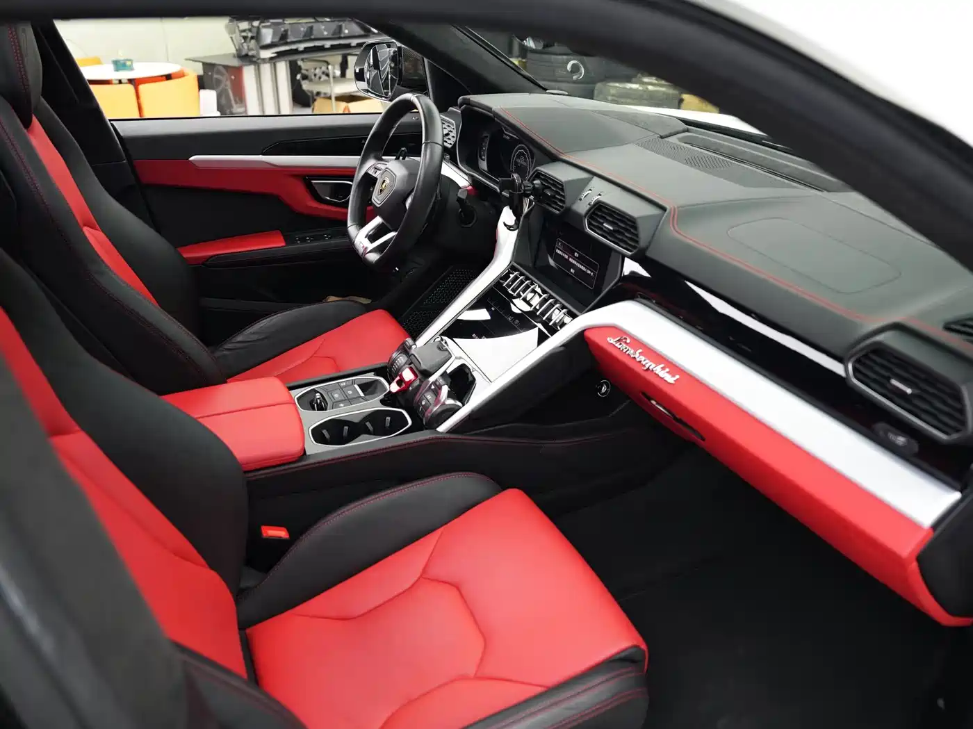 Lamborghini Urus 2018 4.0T V8 фото 5