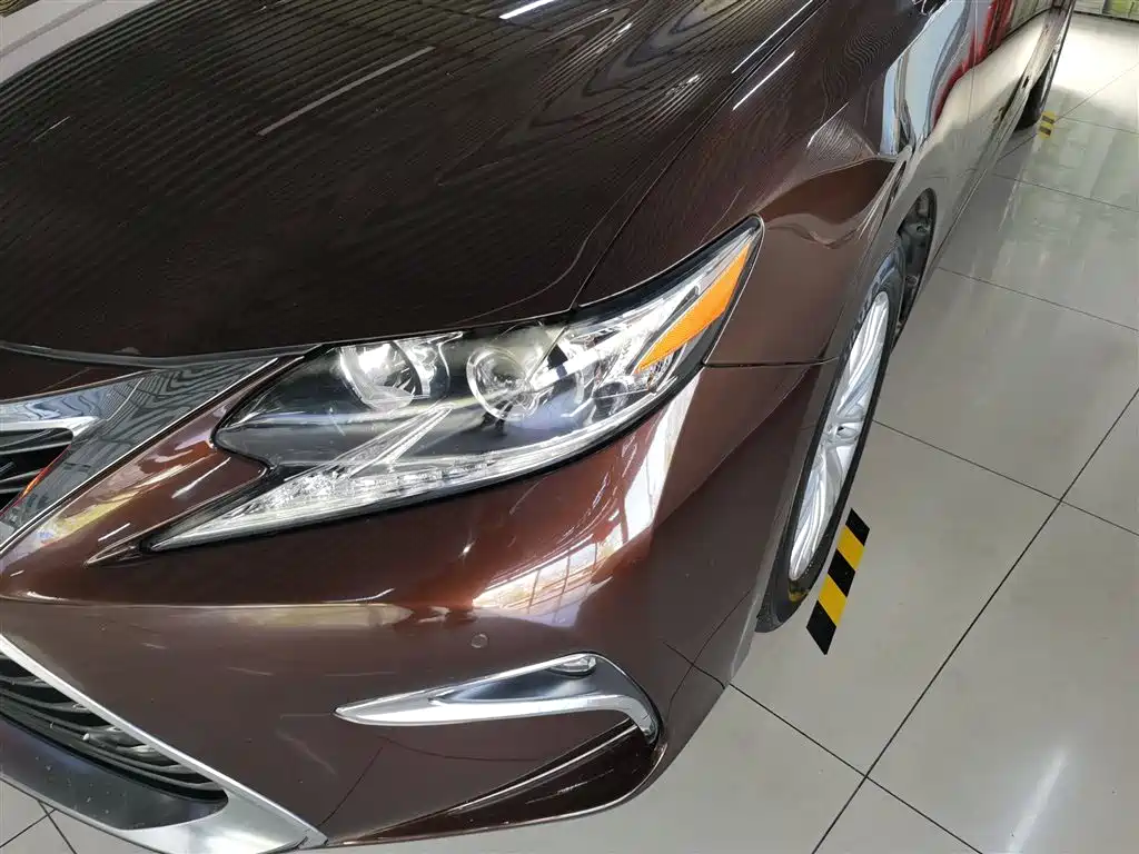 Lexus ES 2015 200 Elite Edition фото 17