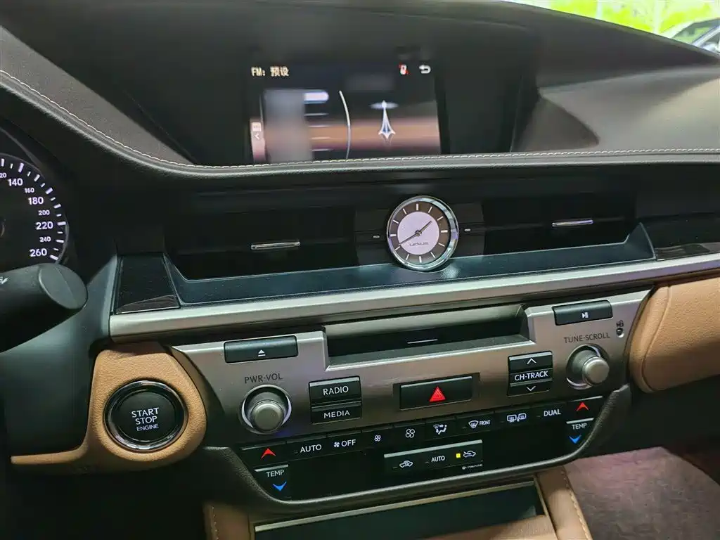 Lexus ES 2015 200 Elite Edition фото 15