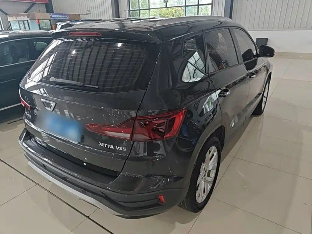 Photo 7 - Jetta VS5