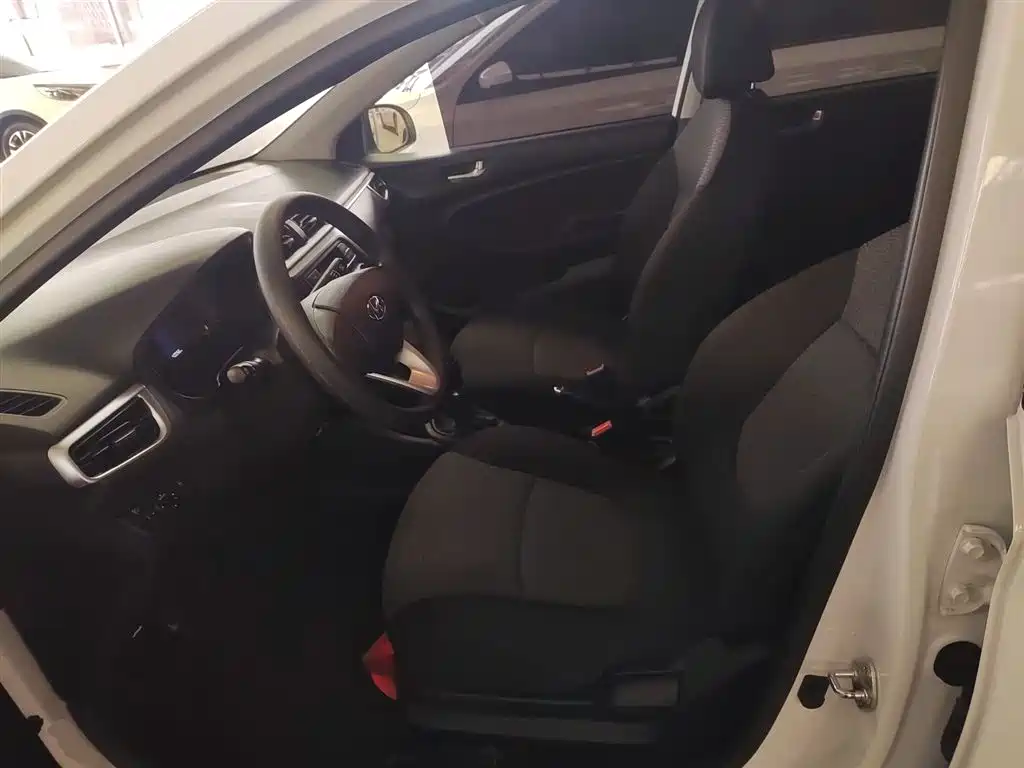 Hyundai Verna 2020 1.4L Manual GL Renewal Edition фото 15