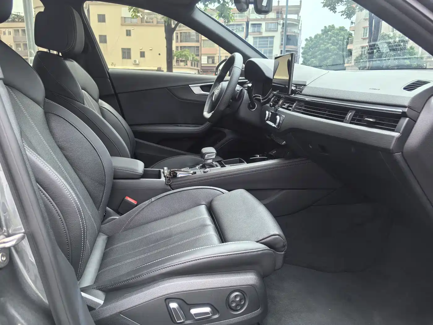 Audi A4L 2024 40 TFSI Luxury Dynamic фото 9