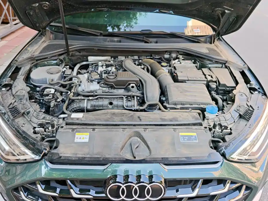 Audi A3 2026 2025 Facelift Sportback 35TFSI Flying Spur Premium + Luxury Selection Package