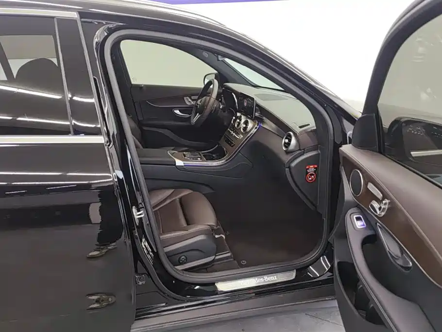 Mercedes-Benz GLC 2022 Facelift GLC 260 L 4MATIC Luxury Model фото 8