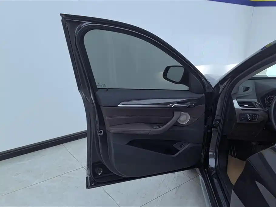 BMW X1 2022 xDrive25Li Premium фото 7