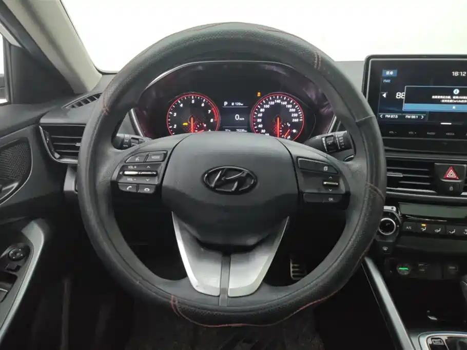 Hyundai Fista 2019 240TGDi Sport Edition China VI фото 15