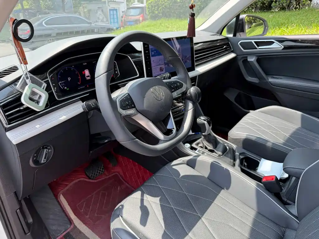 Volkswagen Tiguan L 2025 2025 Model 300TSI Auto 2WD Dragon Edition